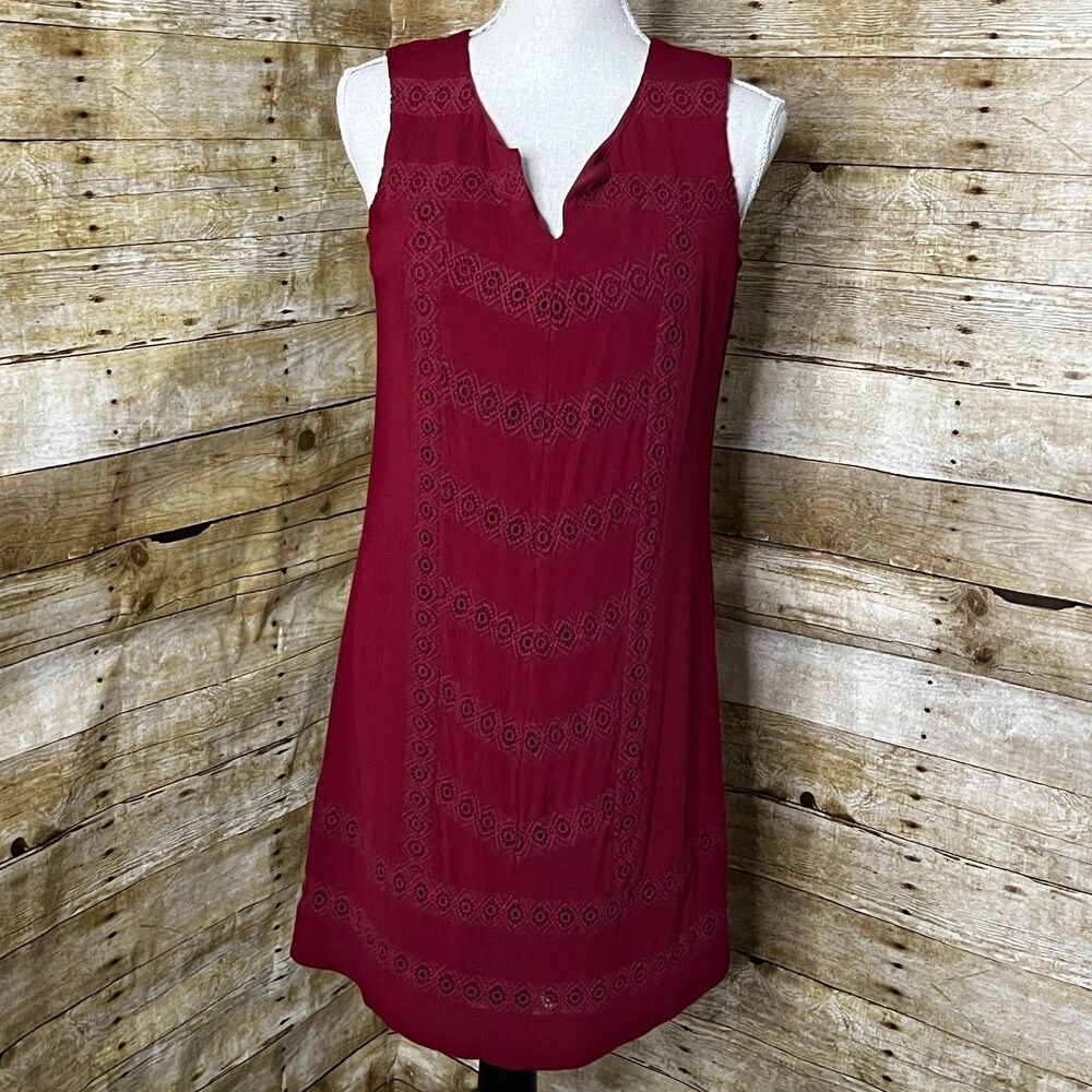 LUXOLOGY BOHO NOTCH NECK CREPE CROCHETED LOOSE FIT SLEEVELESS A- LINE DRESS